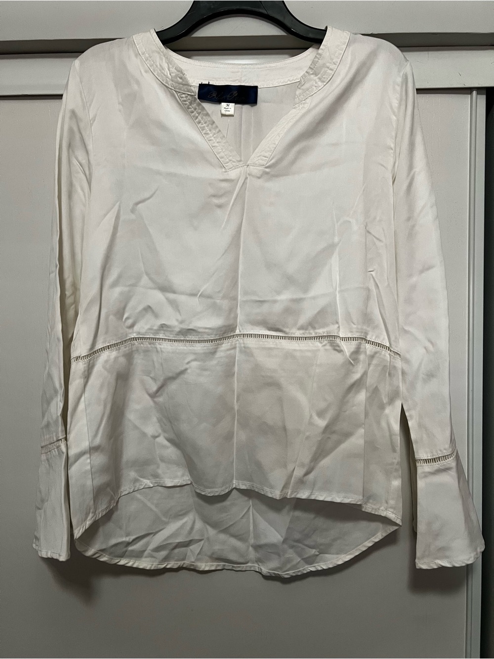 Francesca's Collections White V-Neck Tunic Blouse
